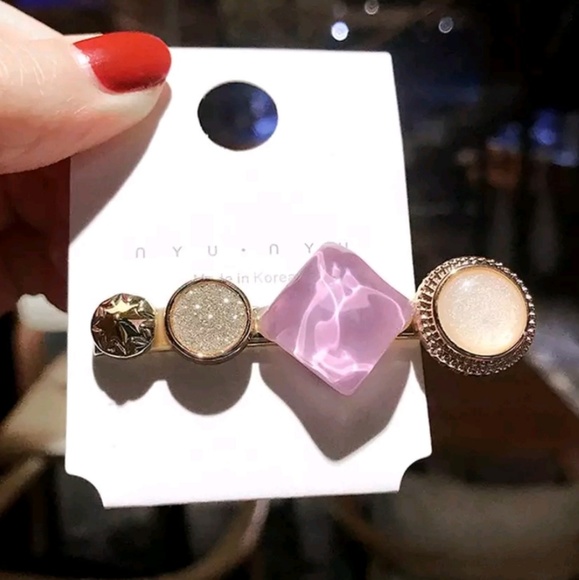 Vintage Look Krystal Hair Clips - Picture 2 of 4